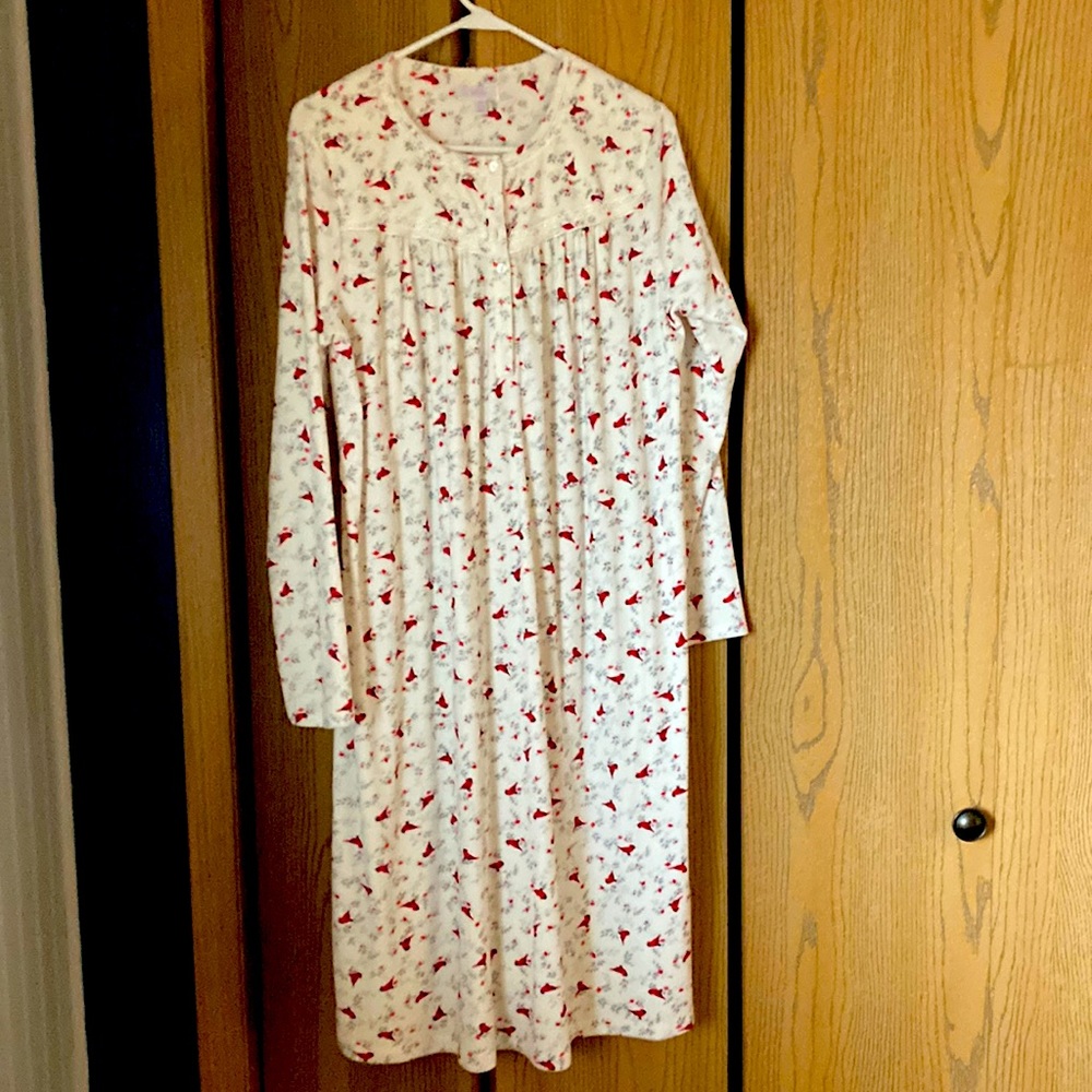 Secret Treasures nightgown, like new